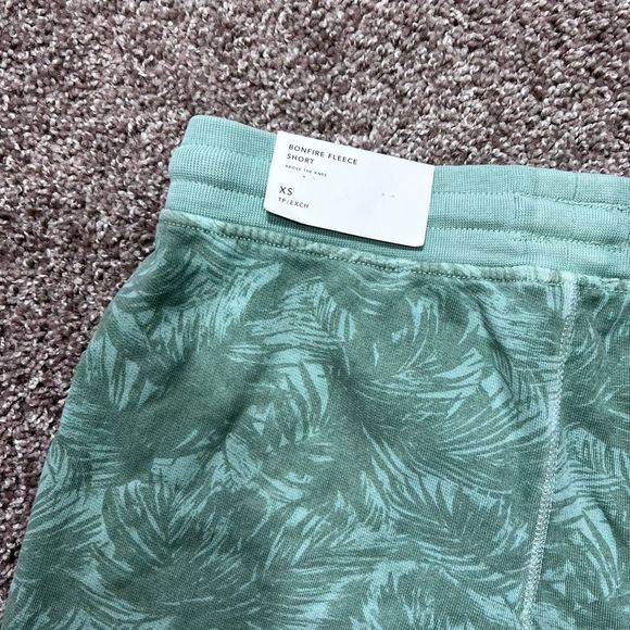 American Eagle Bonfire Fleece Sweat Shorts 6” Inseam Mens Size XS Palm Trees - Picture 6 of 8
